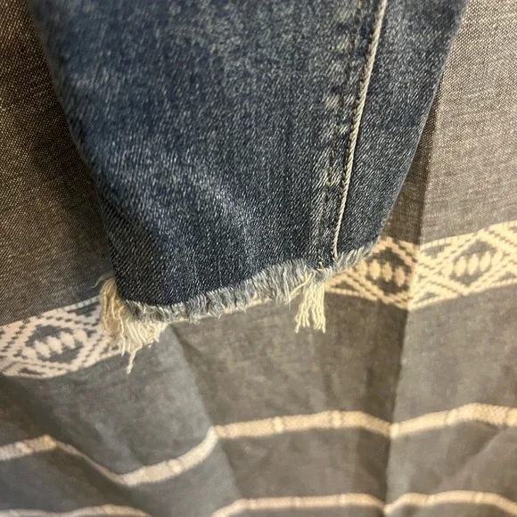 Vervet by Flying Monkey Distressed Jeans size 25 Fringe Ankles - Picture 7 of 7